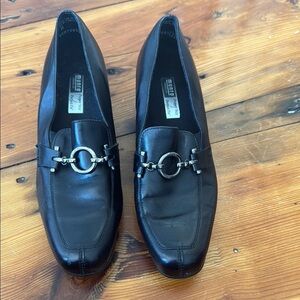 Munro American Black Leather Loafer Heels Shoes Size 8 Silver Hardware